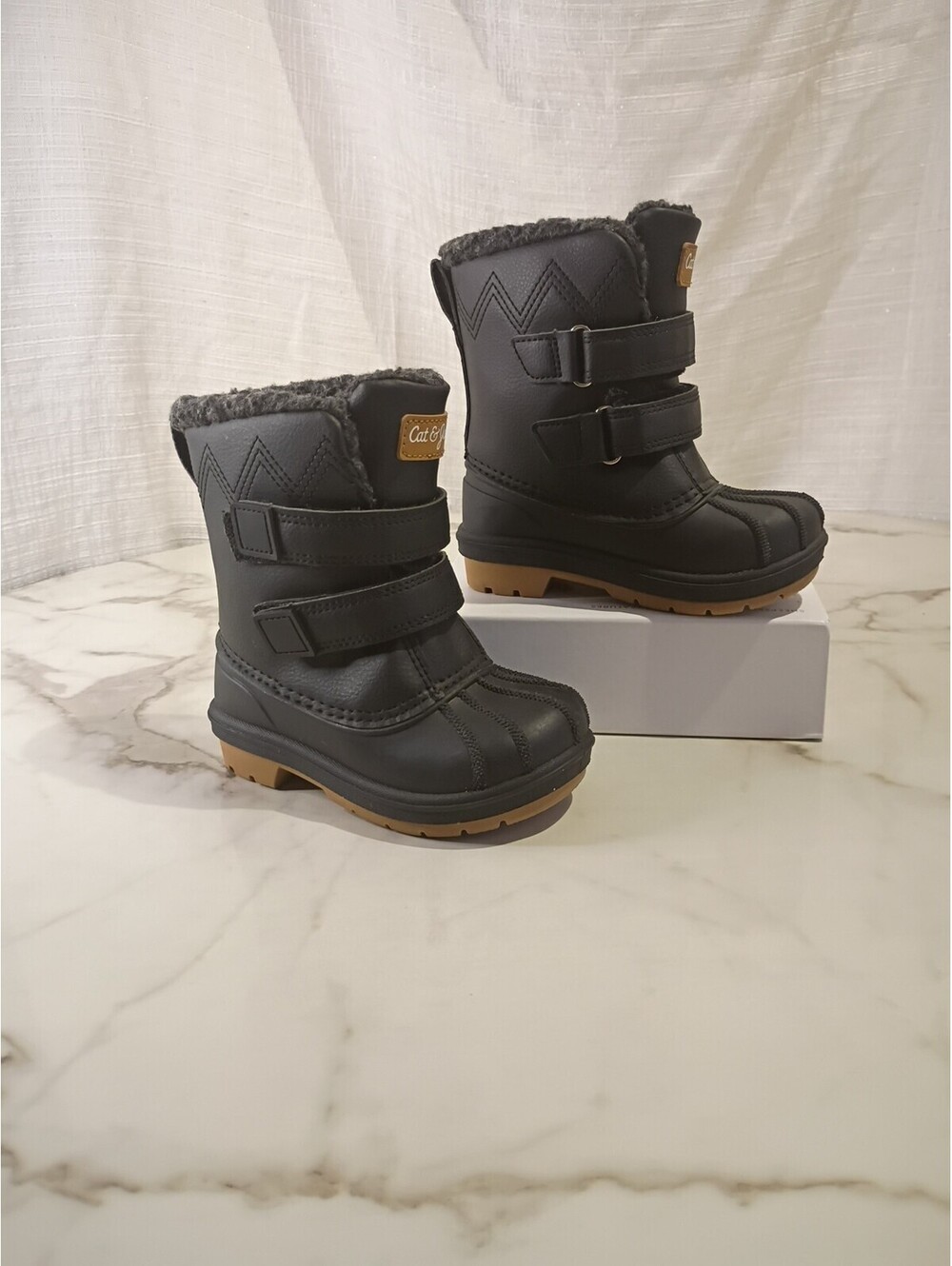 Toddler Dane Winter Boots in Black By Cat & Jack Size 7 Semi Used